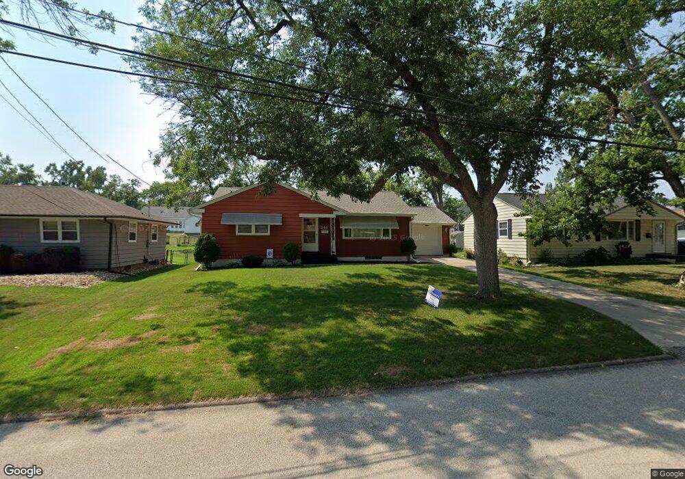 244 24th St NW, Cedar Rapids, IA 52405 - photo 1