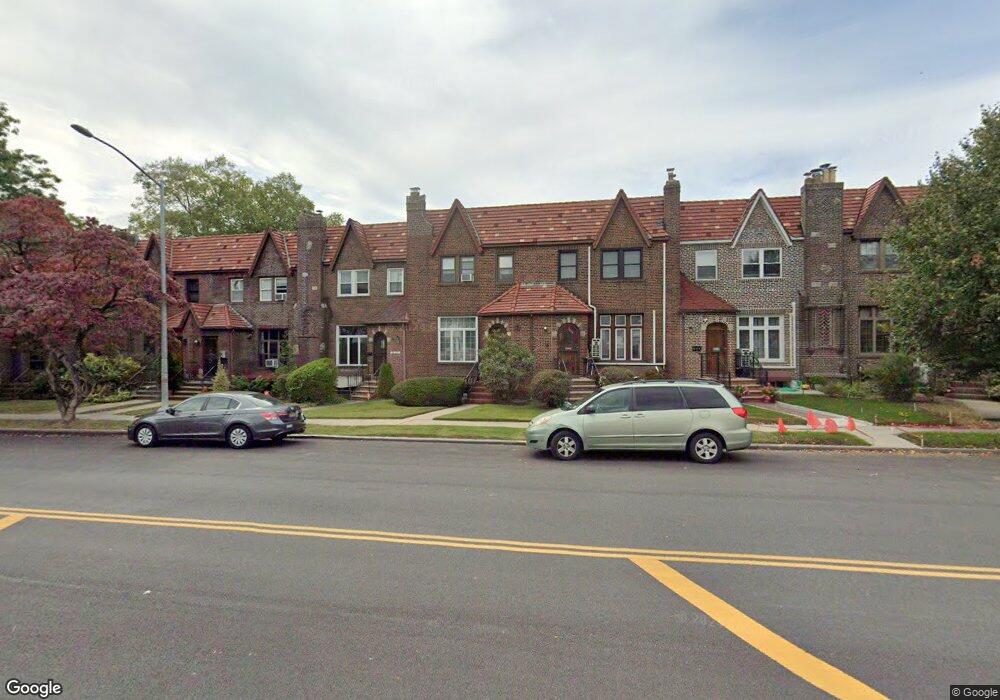 2822 Utopia Pkwy, Flushing, NY 11358 - photo 1