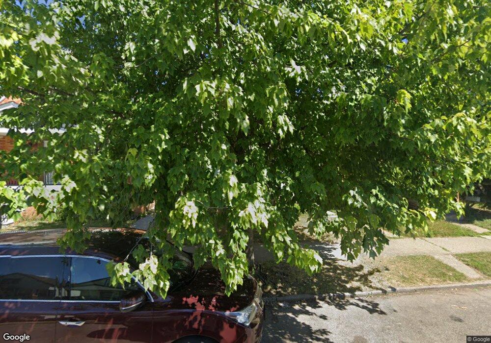 2025 Evaline St, HamtraMcK, MI 48212 - photo 1