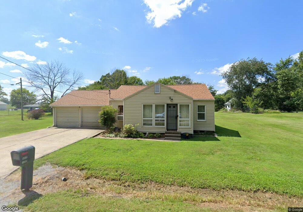 1000 Henley St, Harrisburg, IL 62946 - photo 1