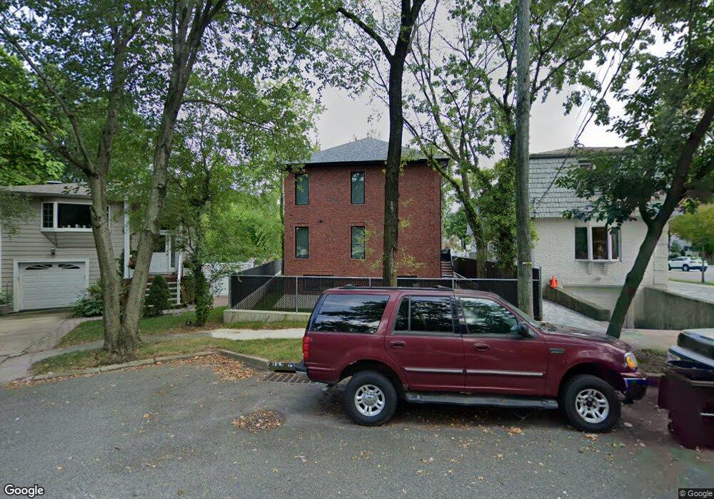 133 Edgegrove Ave, Staten Island, NY 10312 - photo 1