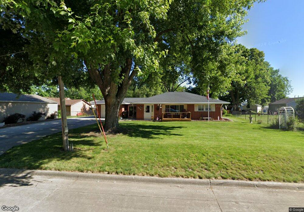 816 E Pleasant View Dr, Des Moines, IA 50315 - photo 1