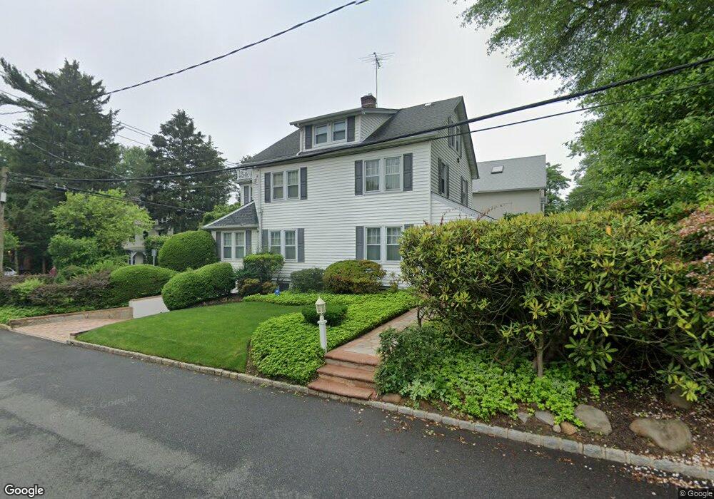 40 Spruce St, Great Neck, NY 11021 - photo 1