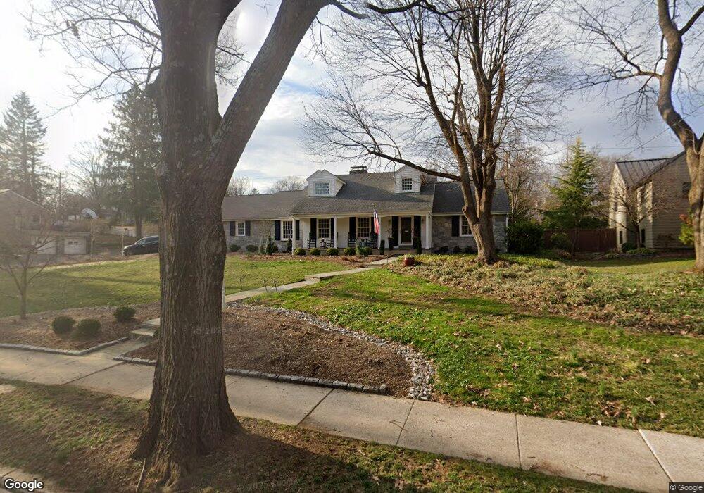 1119 Parkside Dr N, Reading, PA 19610 - photo 1