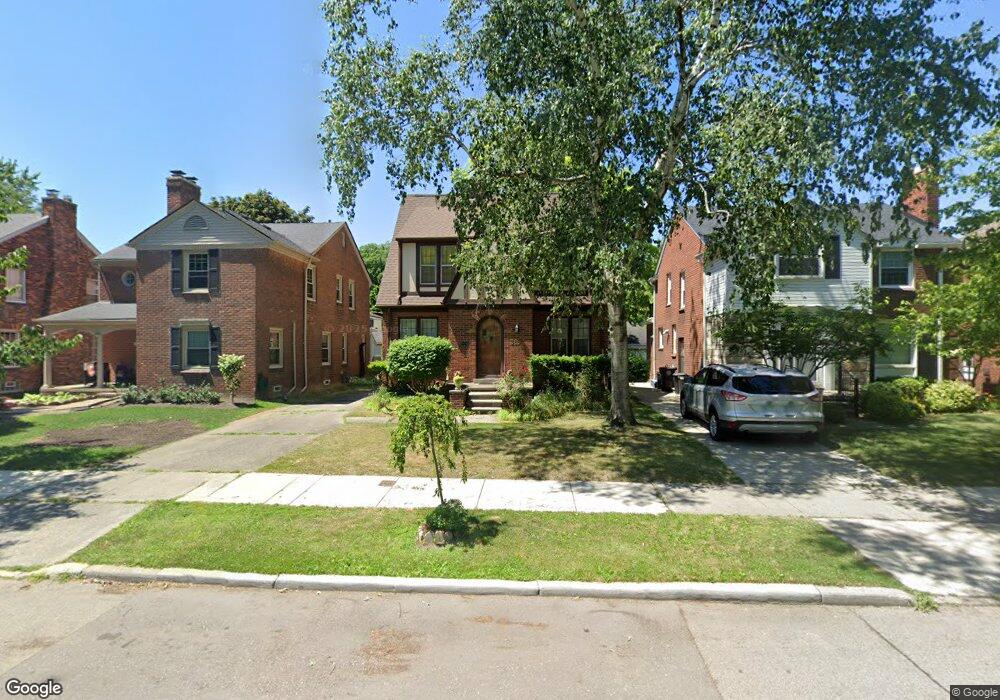 369 Mcmillan Rd, Grosse Pointe Farms, MI 48236 - photo 1