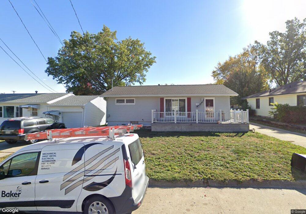 1105 N 5th Ave E, Newton, IA 50208 - photo 1