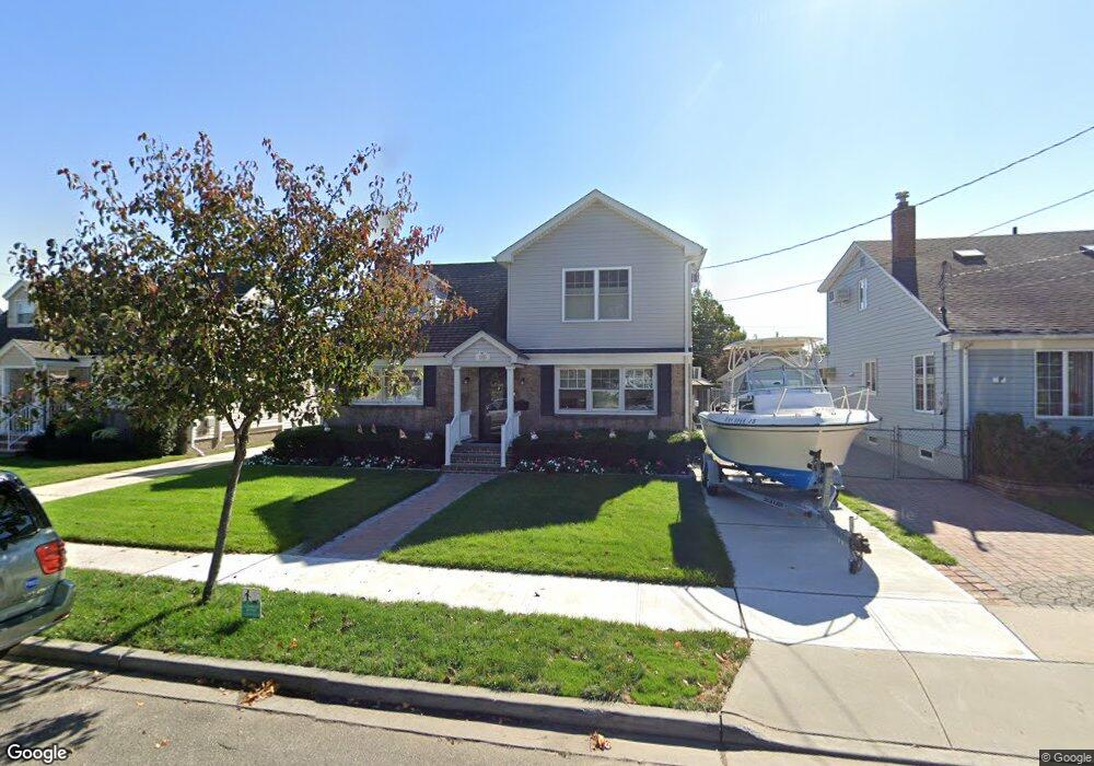 105 Dow Ave, Mineola, NY 11501 - photo 1