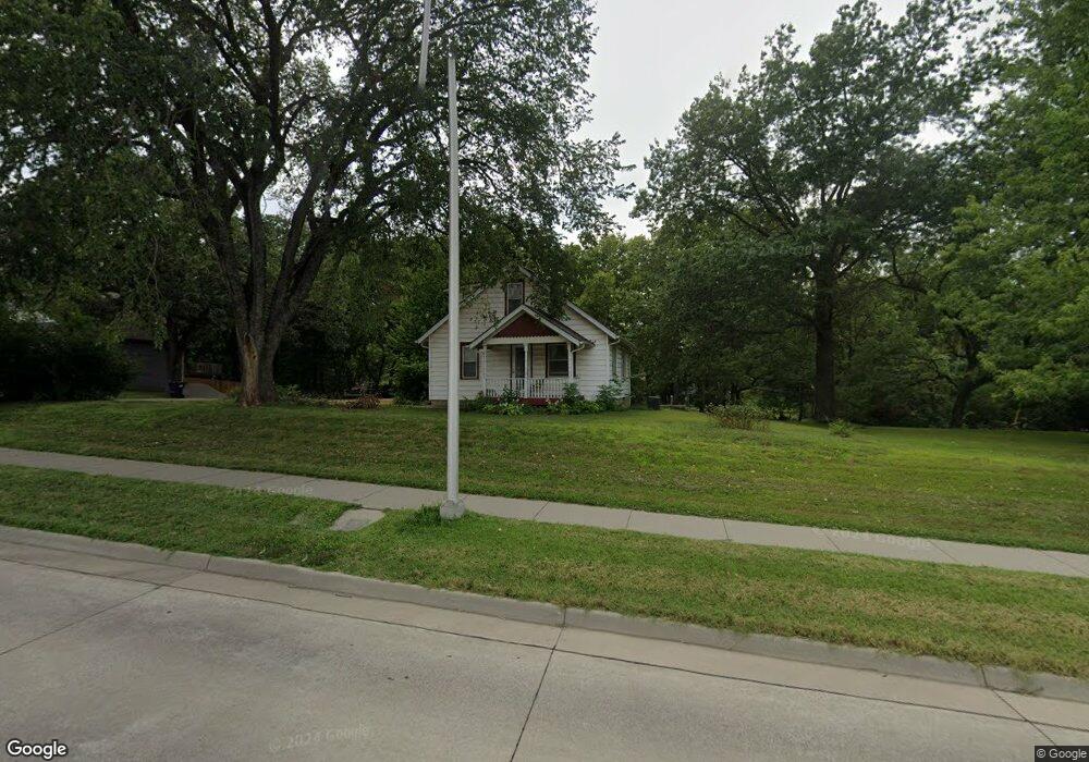 3321 SW Wanamaker Rd, Topeka, KS 66614 - photo 1