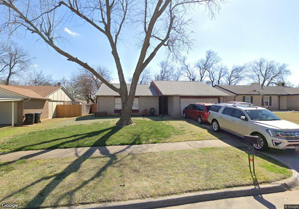 1512 NE 4th St, Moore, OK 73160 - photo 1