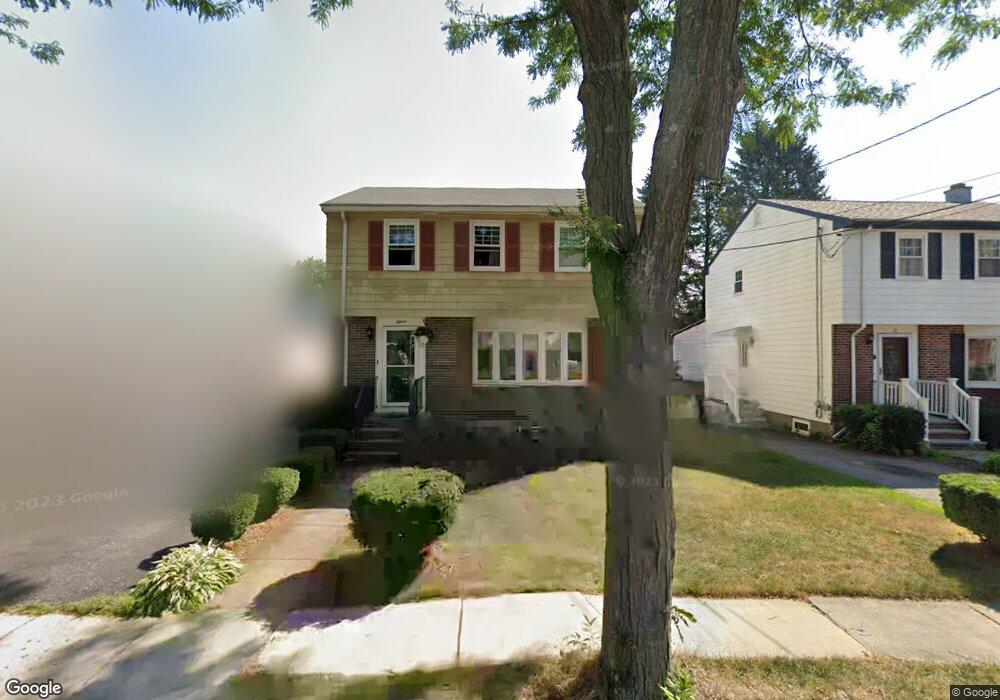 15 Kingsland Rd, West Roxbury, MA 02132 - photo 1