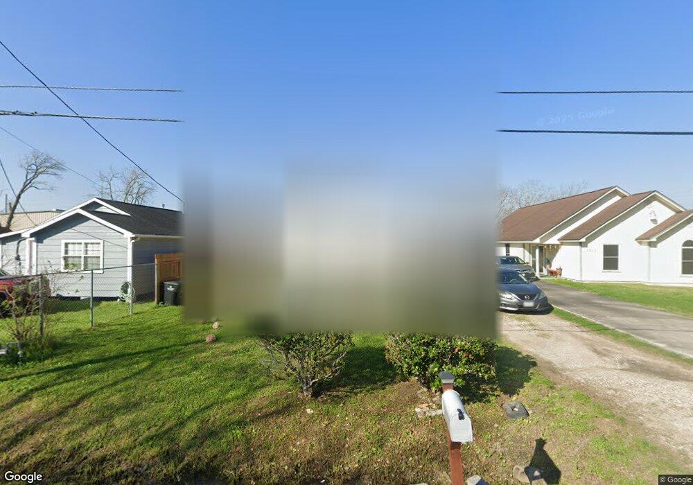 1609 Texas St, Alvin, TX 77511 - photo 1