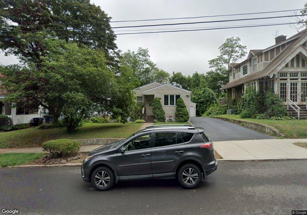 67 Beacon Ave, New Haven, CT 06512 - photo 1