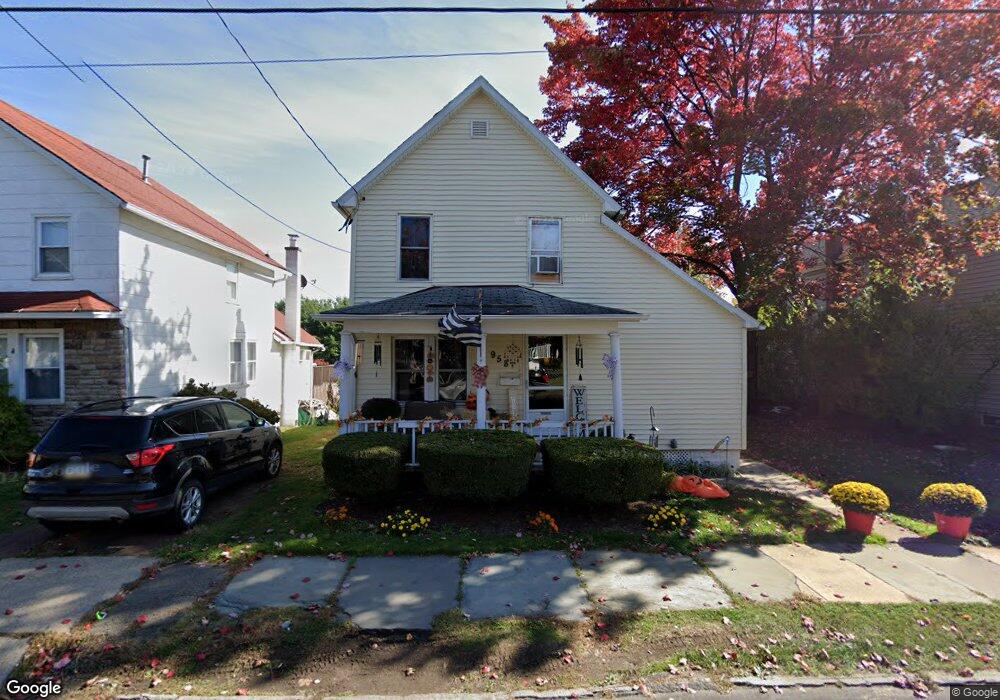 958 Lincoln St, Scranton, PA 18519 - photo 1