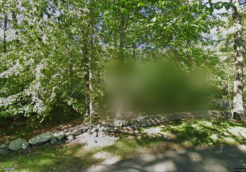 676 Laurel Rd, New Canaan, CT 06840 - photo 1