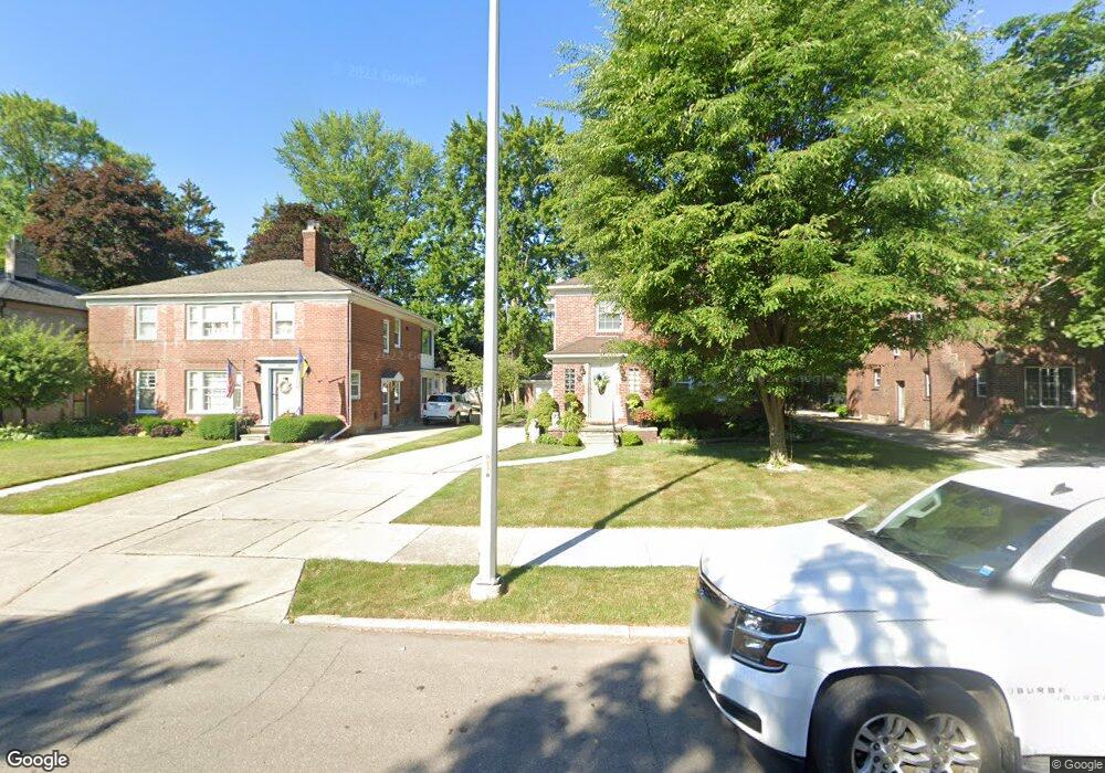 863 Neff Rd, Grosse Pointe, MI 48230 - photo 1