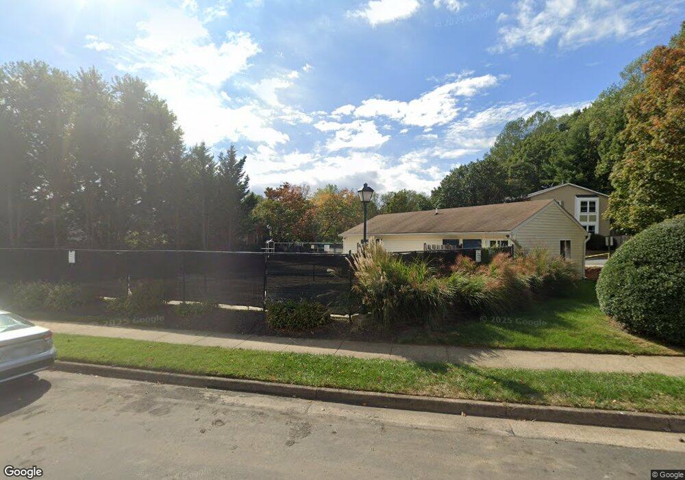 9521 Poplar Leaf Ct, Fairfax, VA 22031 - photo 1