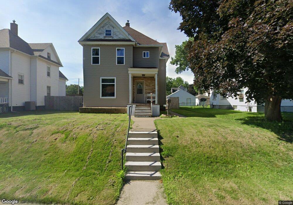 1335 W 17th St, Davenport, IA 52804 - photo 1