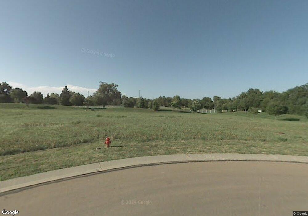 1002 SW Exmoor Ln, Topeka, KS 66604 - photo 1