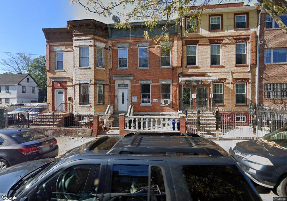 104-54 164 St, Jamaica, NY 11433 - photo 1