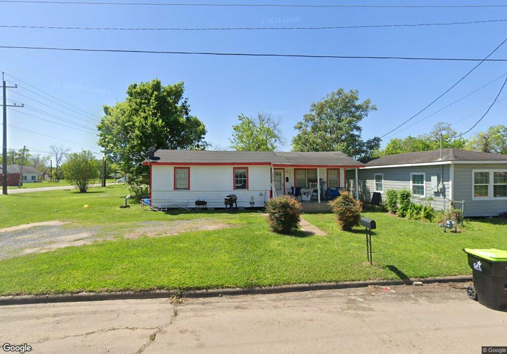 2516 Avenue C, Bay City, TX 77414 - photo 1