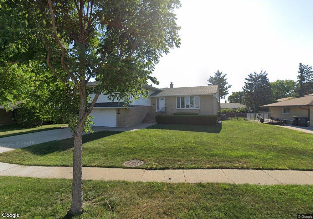 4504 Sycamore Ln, Rolling Meadows, IL 60008 - photo 1