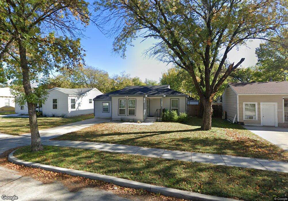 1017 SW 4th St, Grand Prairie, TX 75051 - photo 1