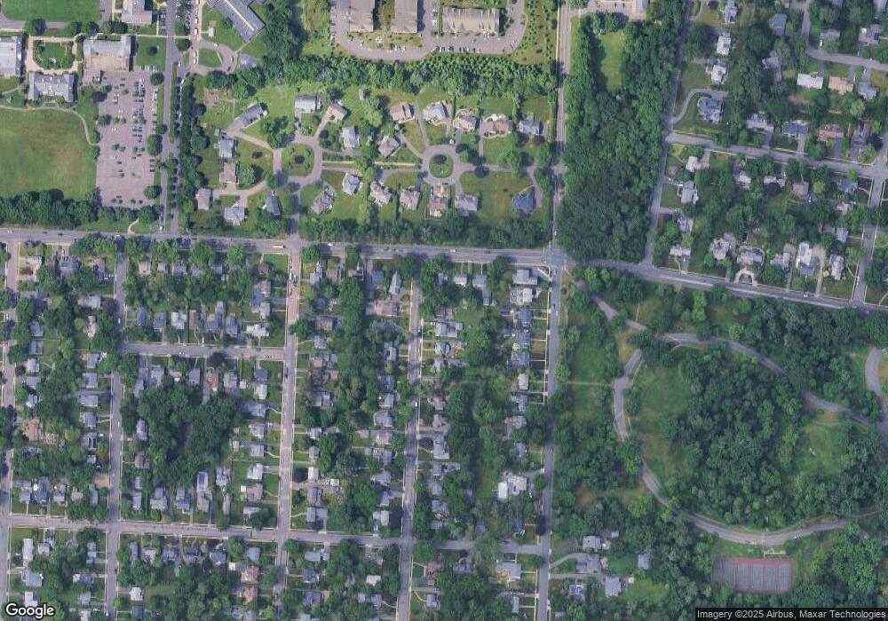 122 Foxcroft Rd, West Hartford, CT 06119 - photo 1