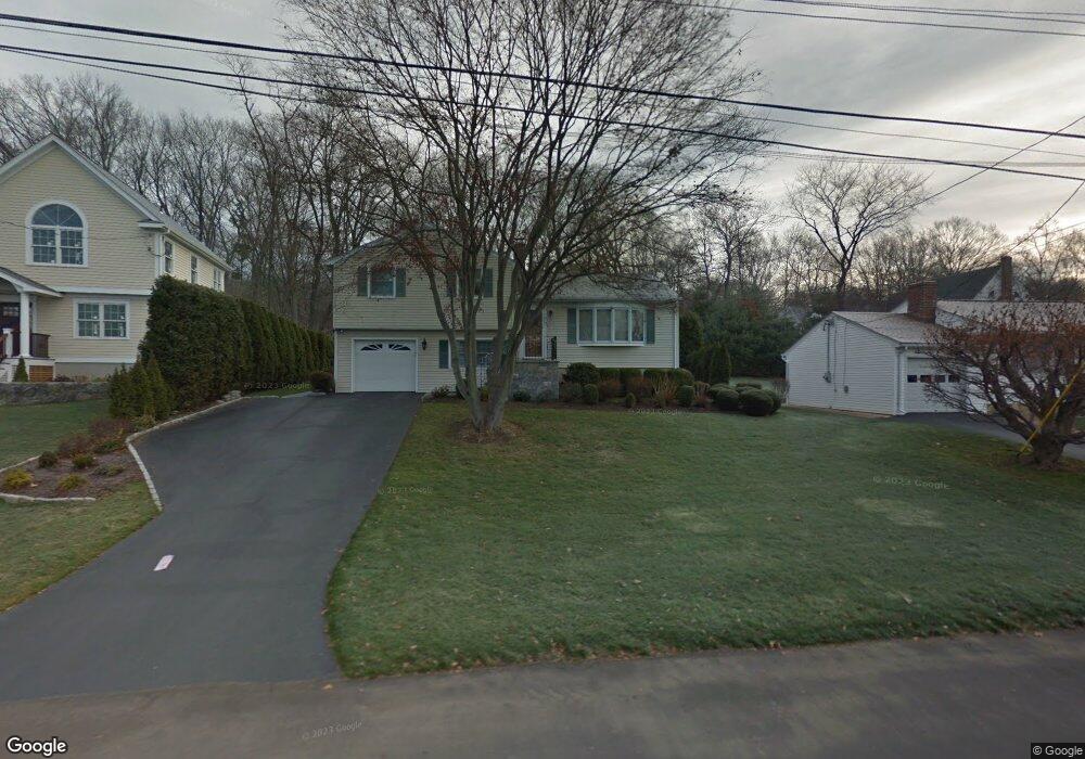 153 Taunton Rd, Fairfield, CT 06824 - photo 1