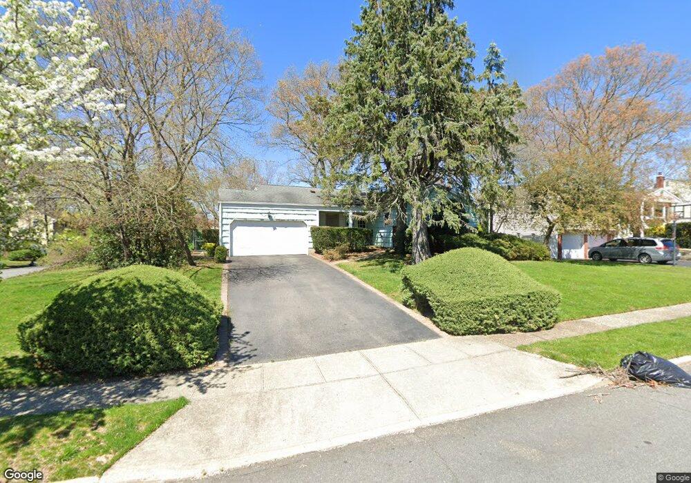 50 Bethany Dr, ComMacK, NY 11725 - photo 1