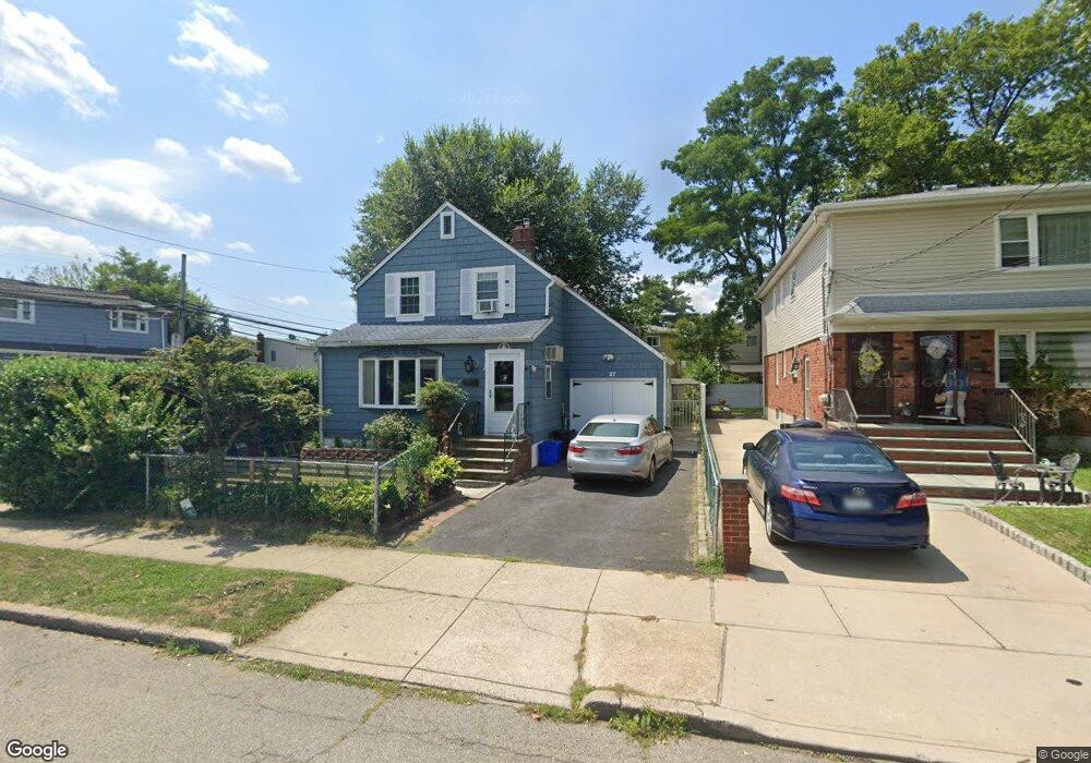 27 Cottonwood Rd, Port Washington, NY 11050 - photo 1