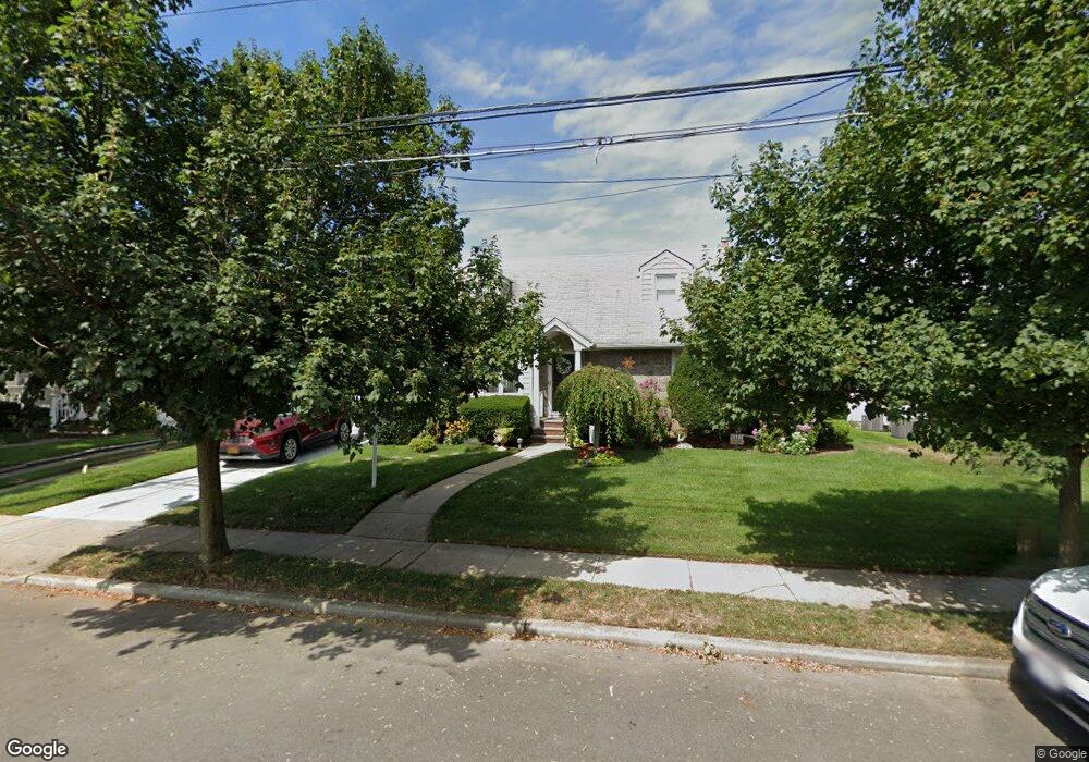 218 Commonwealth St, Franklin Square, NY 11010 - photo 1