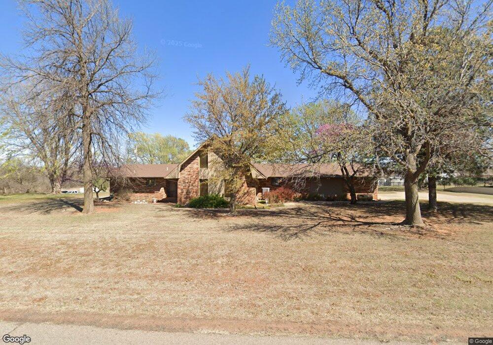 124 Falcon Rd, Elk City, OK 73644 - photo 1