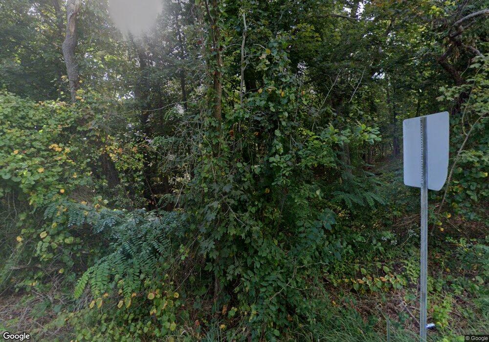 281,285,28 7 Rockland St, Hingham, MA 02043 - photo 1