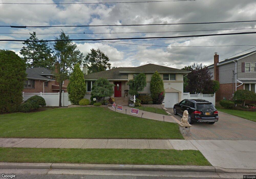 336 Whitehall Blvd S, Garden City, NY 11530 - photo 1