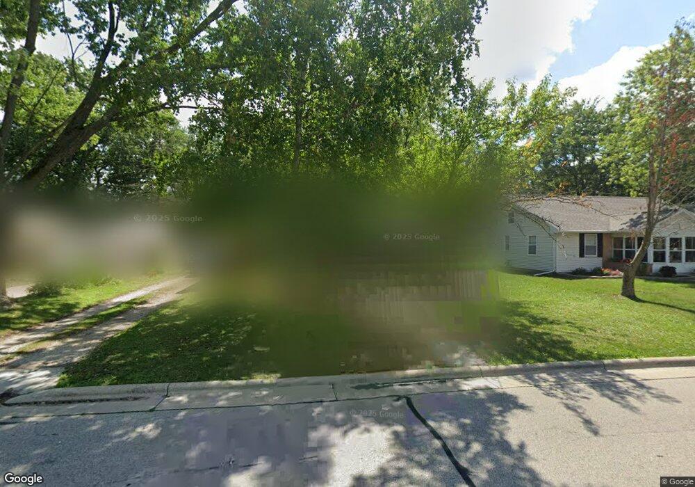 715 W Highland Ave, Oconomowoc, WI 53066 - photo 1