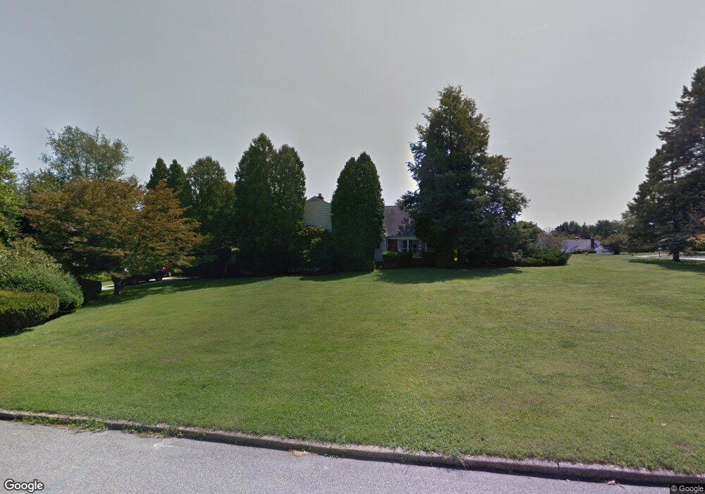 305 Lenape Dr, Berwyn, PA 19312 - photo 1