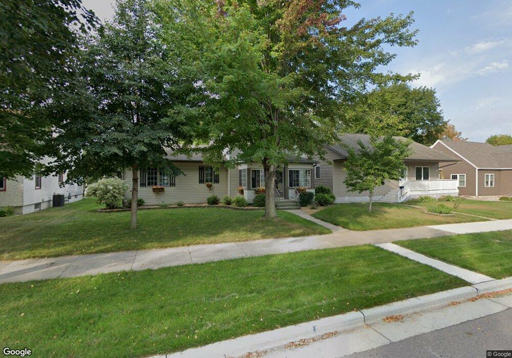 917 N Jefferson St, New Ulm, MN 56073 - photo 1