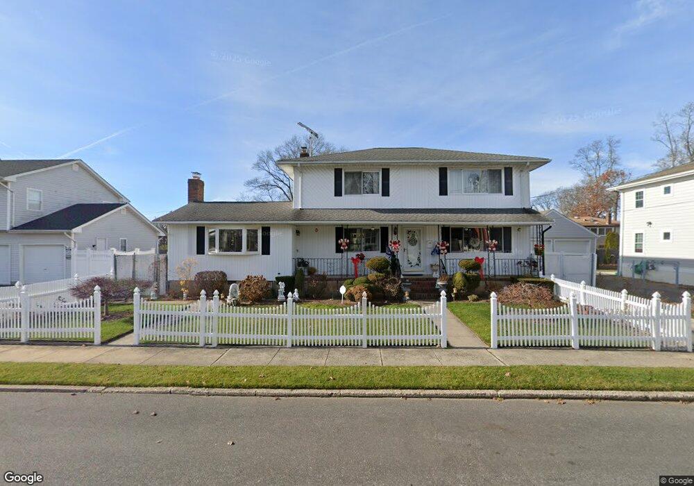 157 Beachview St, Copiague, NY 11726 - photo 1