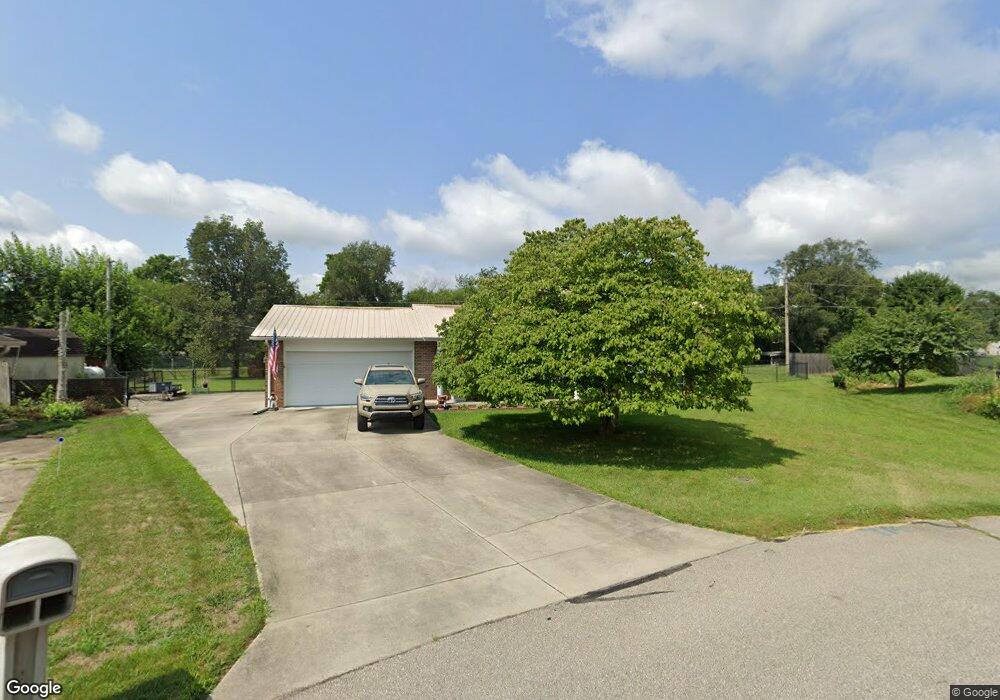 2723 E Tracy Ct, Columbus, IN 47201 - photo 1