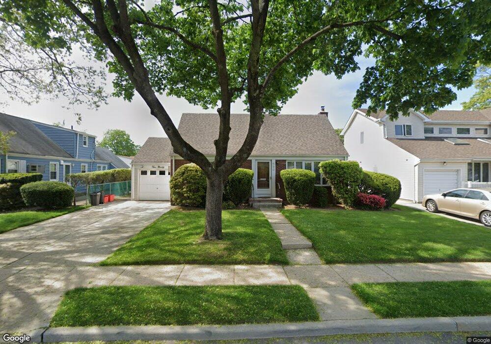 590 Junard Blvd, West Hempstead, NY 11552 - photo 1