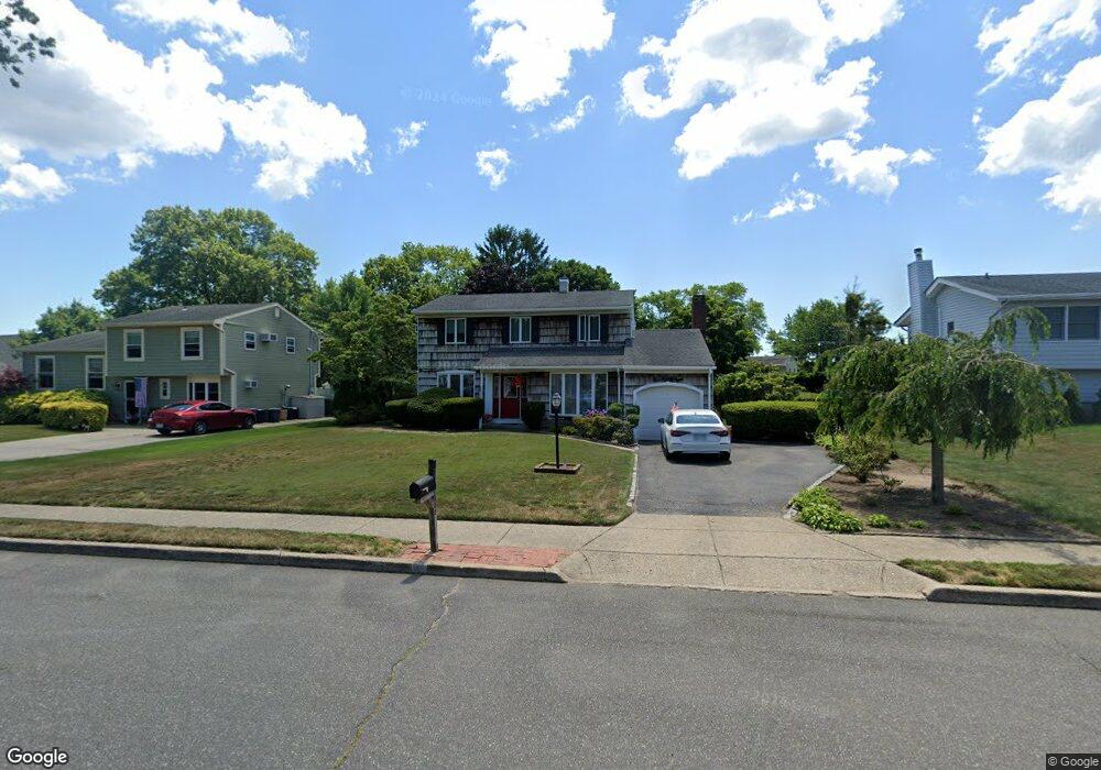 488 Greenbelt Pkwy, Holtsville, NY 11742 - photo 1