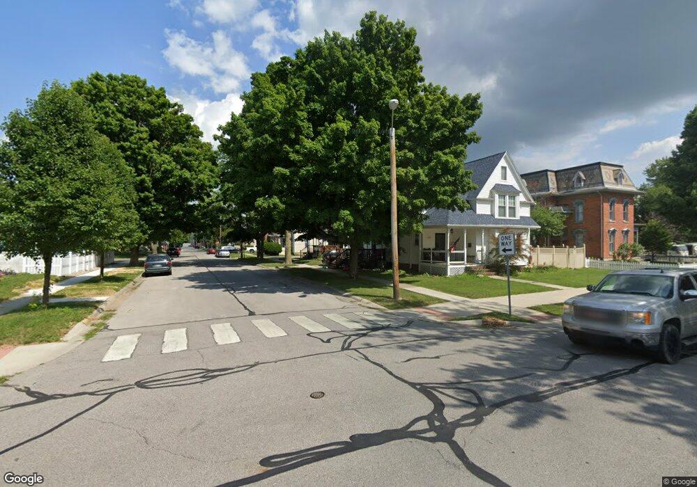 215 1/2 W 4th St unit B, Auburn, IN 46706 - photo 1