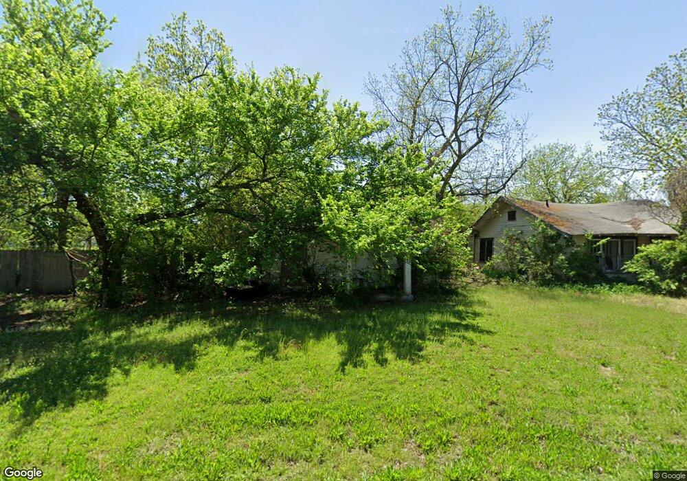 306 W Elm Ave, Duncan, OK 73533 - photo 1