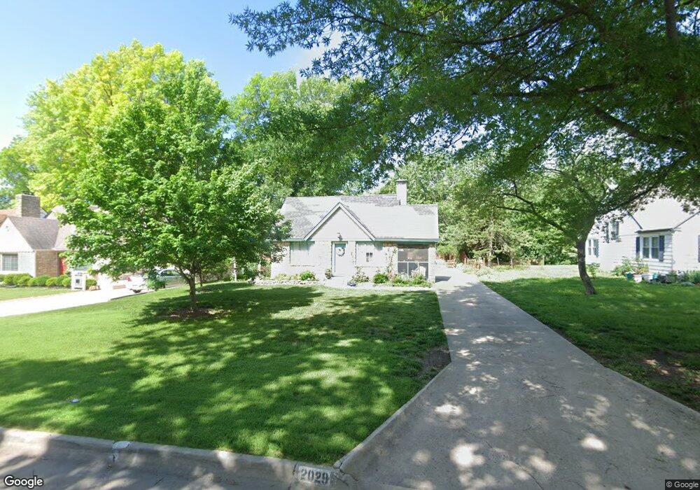 2029 SW Collins Ave, Topeka, KS 66604 - photo 1