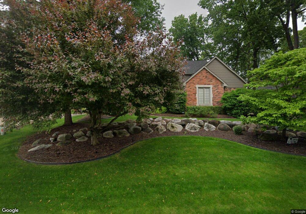 3265 Parkwood Dr, Rochester Hills, MI 48306 - photo 1