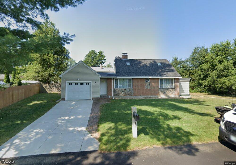 9 Greenlay St, Nashua, NH 03063 - photo 1