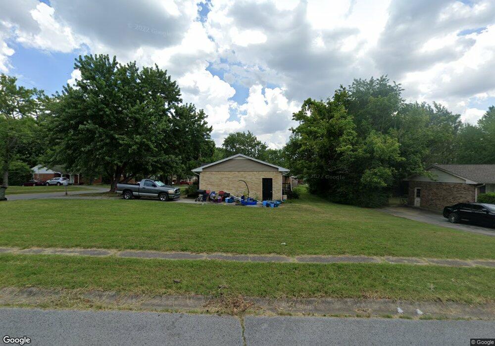 1411 Honeysuckle Dr, Hopkinsville, KY 42240 - photo 1