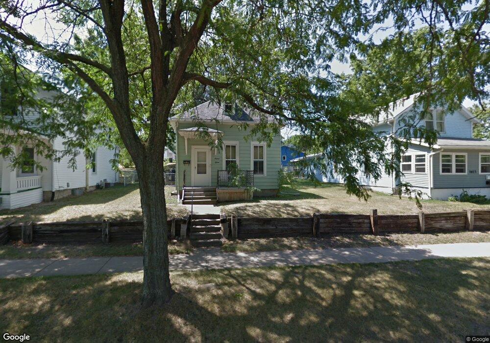 1615 12th Ave SE, Cedar Rapids, IA 52401 - photo 1