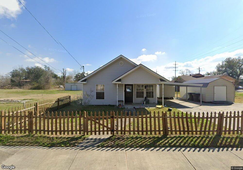 404 N 1st Ave, Lake Charles, LA 70601 - photo 1