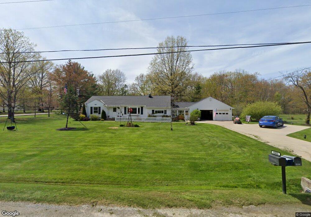 10822 Crestwood Dr, Willoughby, OH 44094 - photo 1